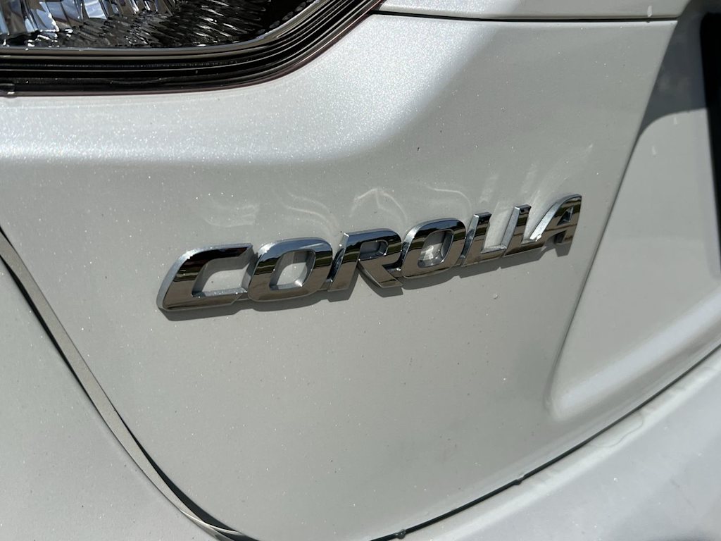 2022 Toyota Corolla LE 22