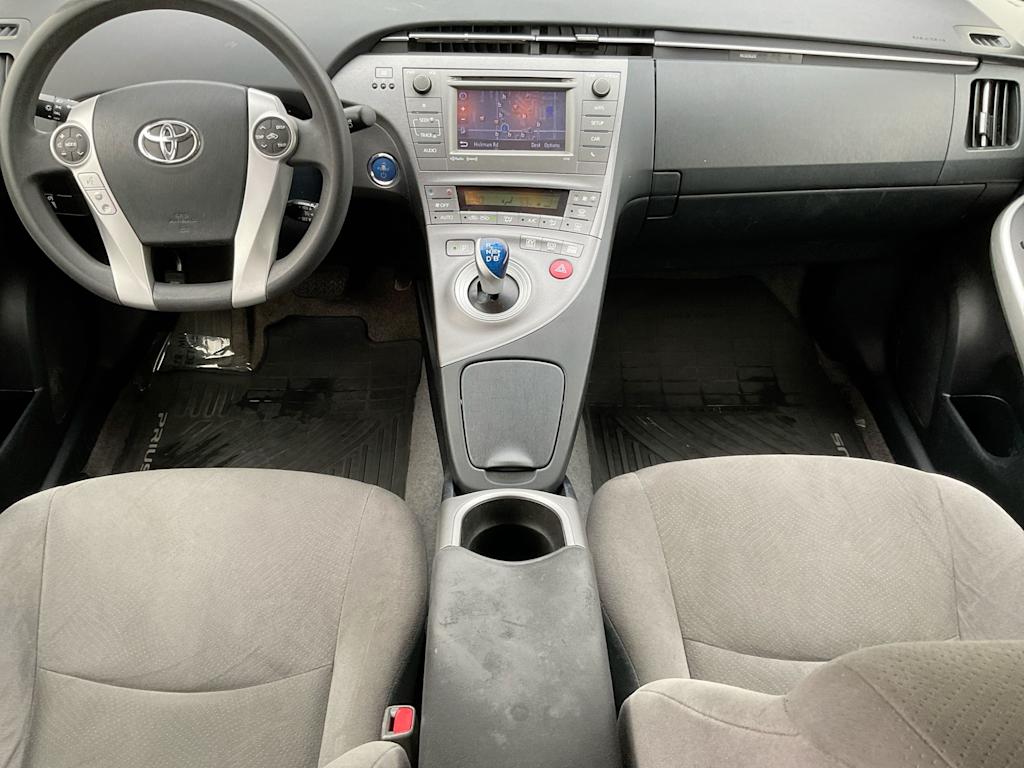 2015 Toyota Prius Three 13