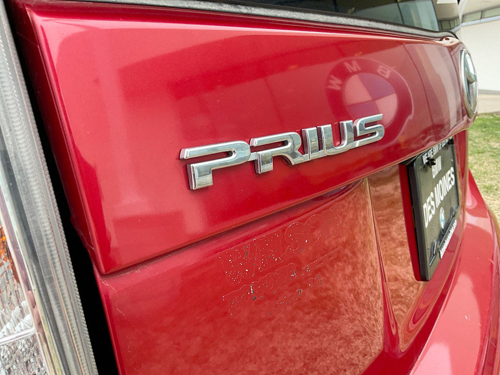 2015 Toyota Prius Three 25
