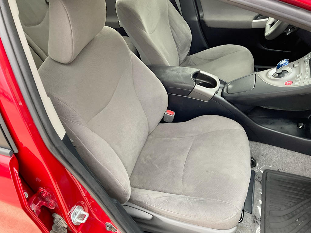 2015 Toyota Prius Three 29