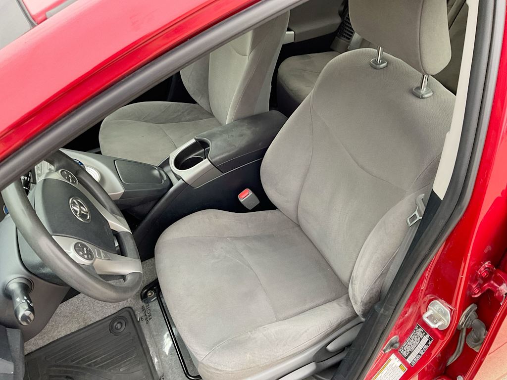 2015 Toyota Prius Three 11