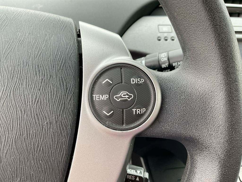 2015 Toyota Prius Three 31