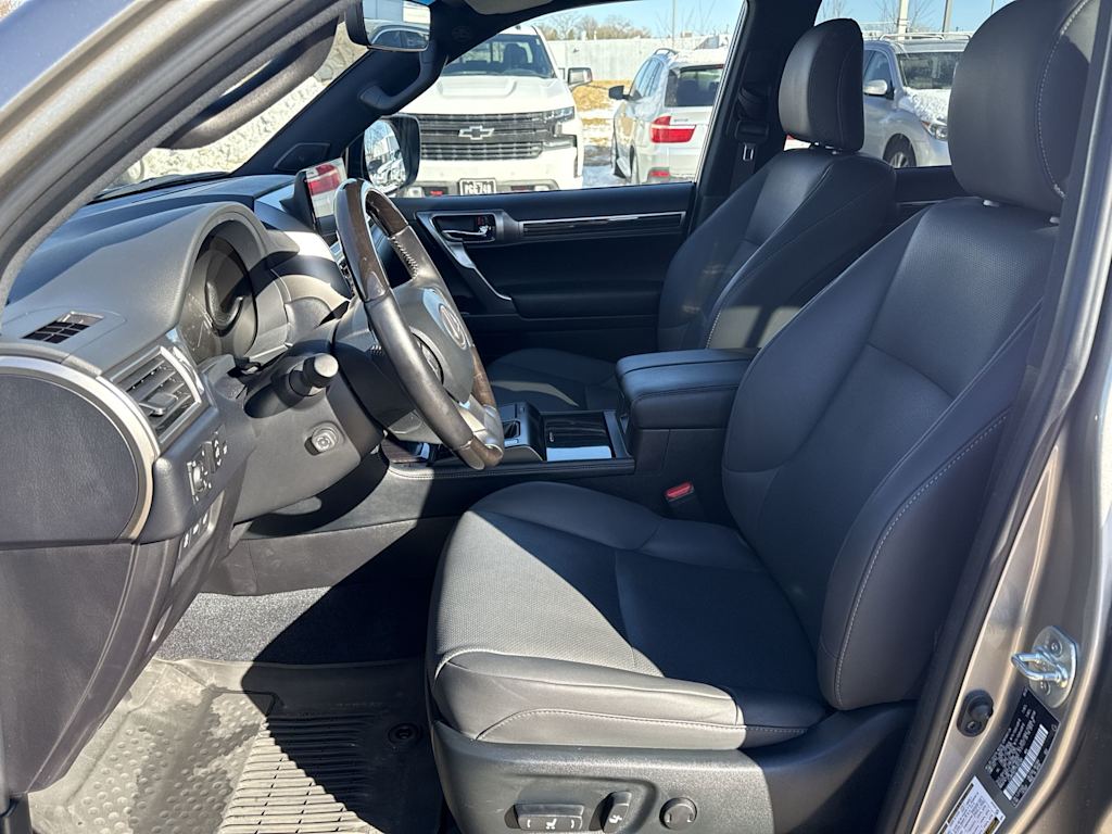 Thumbnail: 2023 Lexus GX - 11