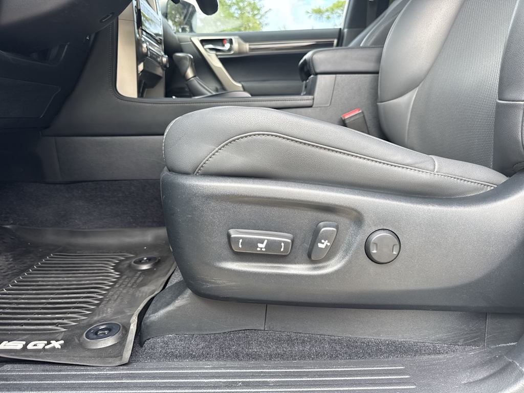 Thumbnail: 2021 Lexus GX - 26