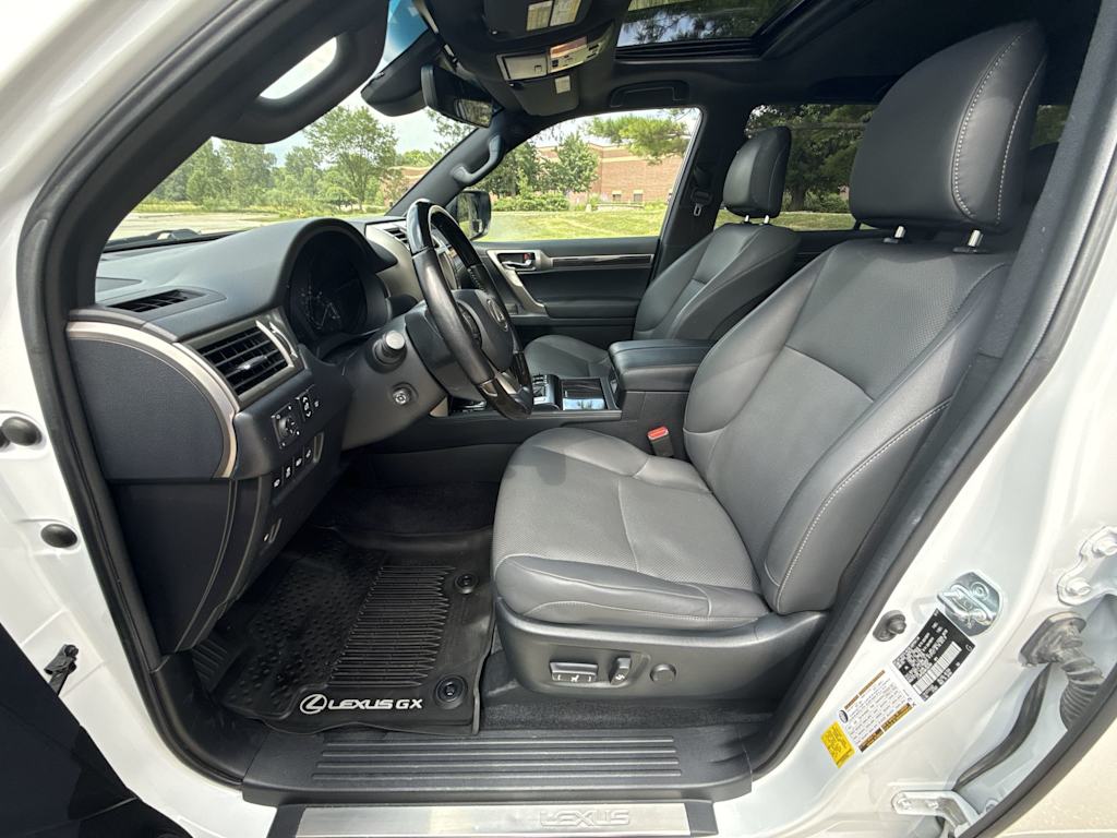 Thumbnail: 2021 Lexus GX - 10
