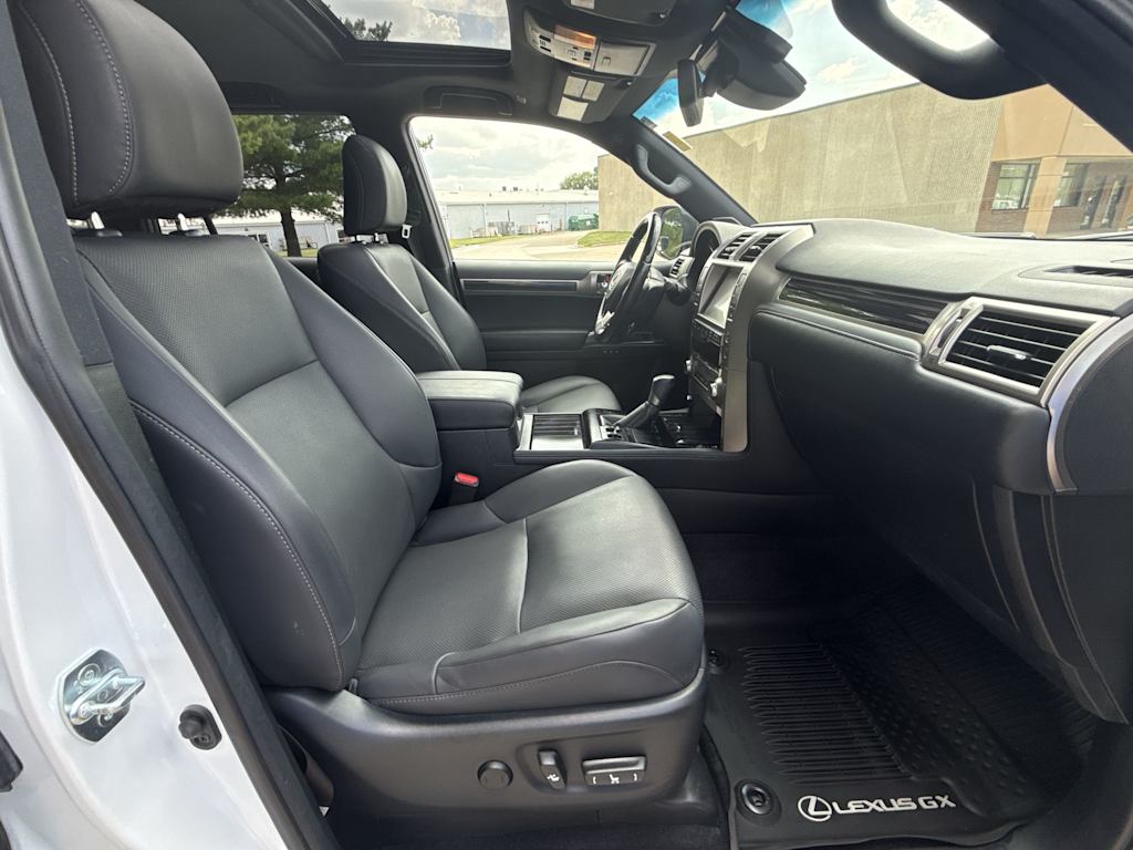 Thumbnail: 2021 Lexus GX - 31