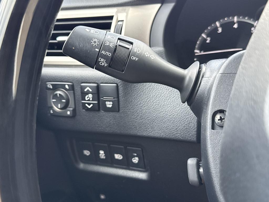 Thumbnail: 2021 Lexus GX - 35
