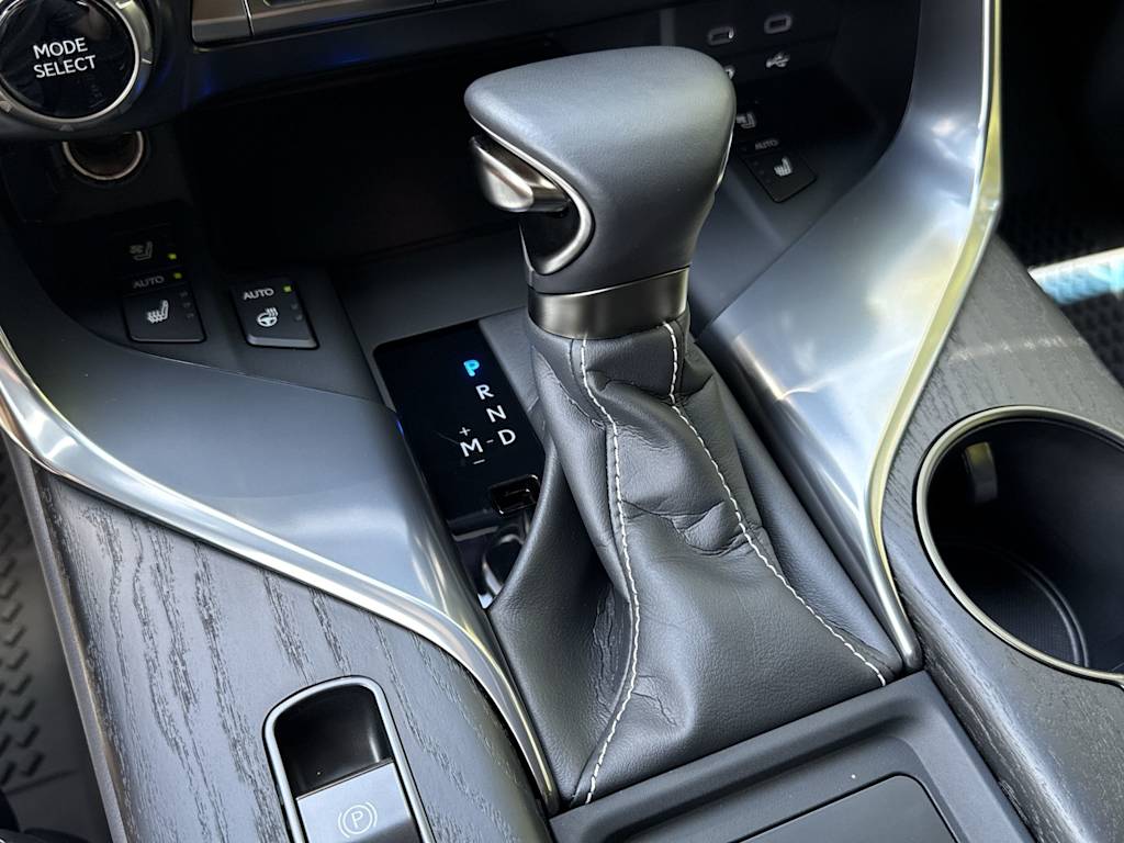 Thumbnail: 2025 Lexus ES - 39