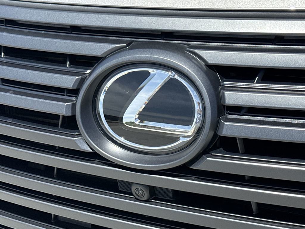 Thumbnail: 2025 Lexus ES - 7