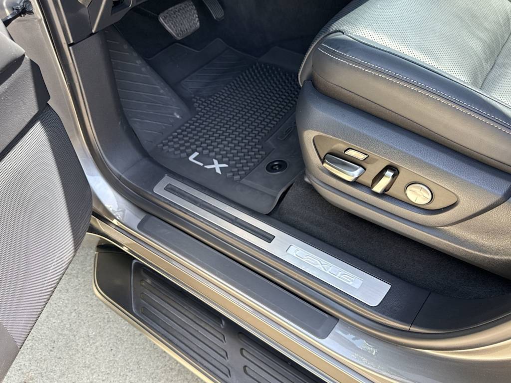 Thumbnail: 2025 Lexus ES - 45