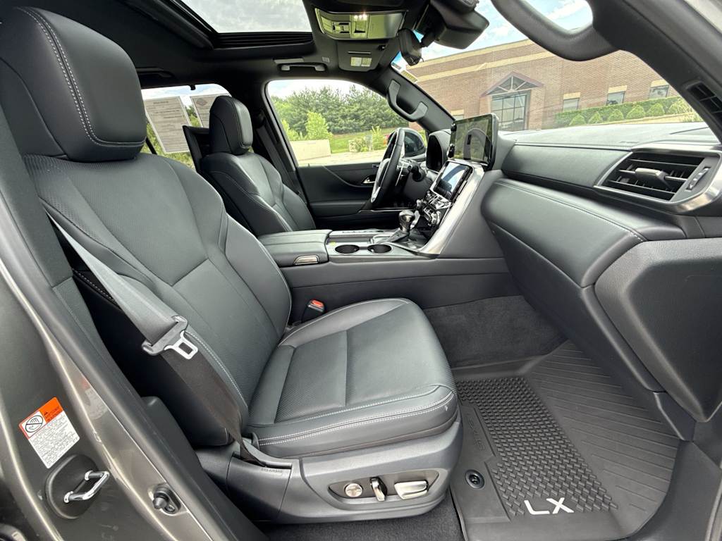 Thumbnail: 2025 Lexus ES - 31