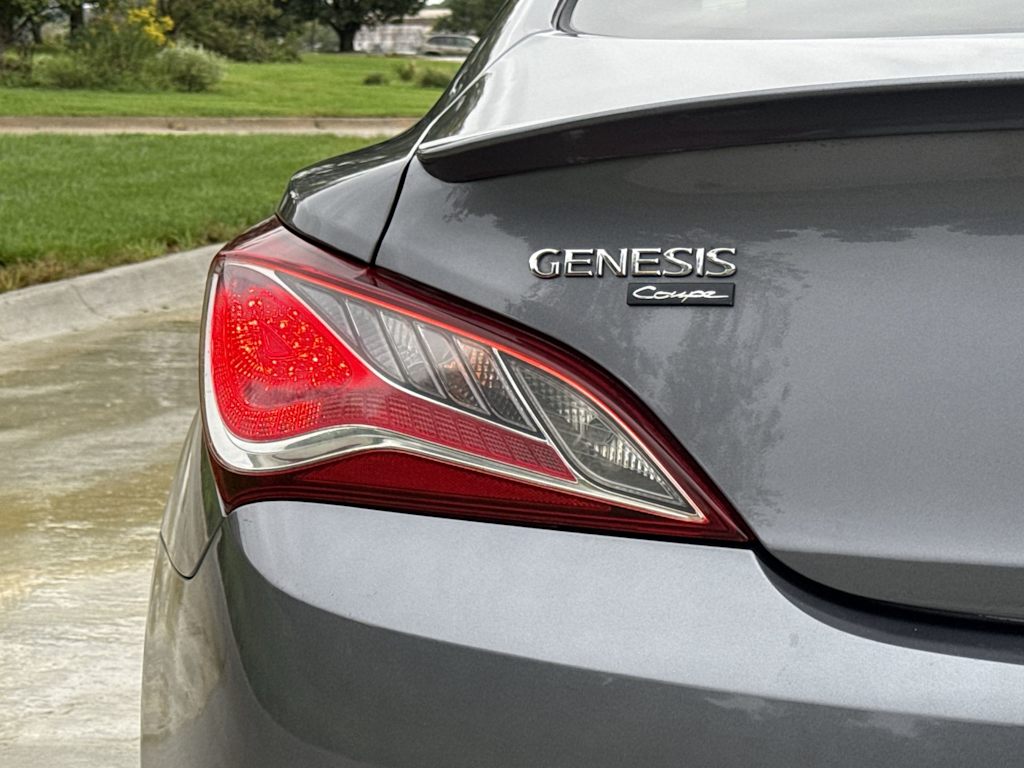 Thumbnail: 2016 Hyundai Genesis - 17