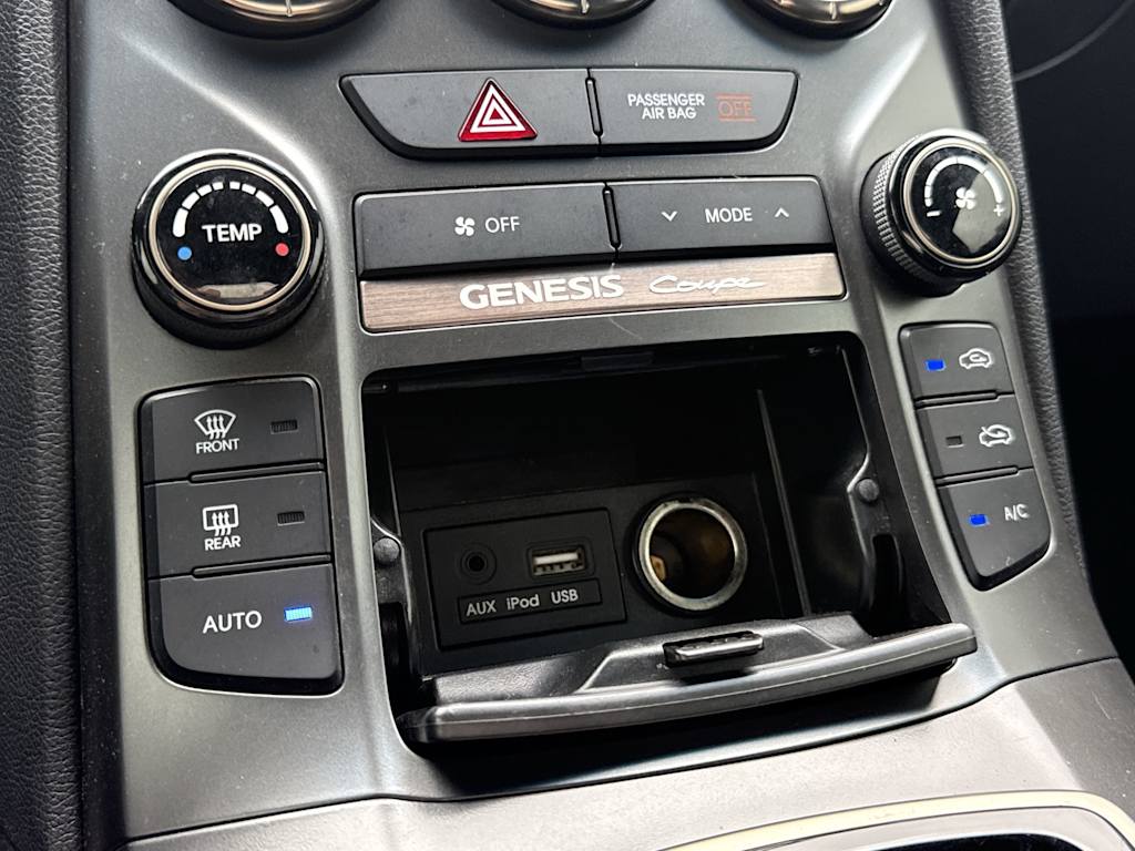 Thumbnail: 2016 Hyundai Genesis - 27
