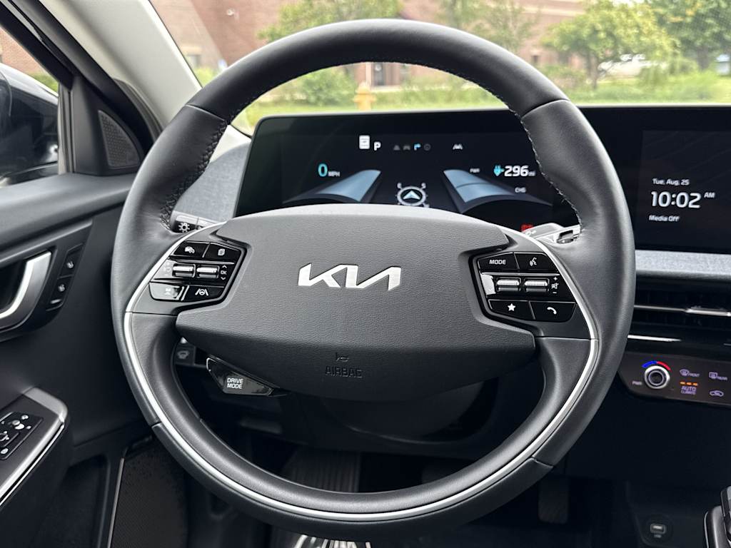 Thumbnail: 2023 Kia EV6 - 8