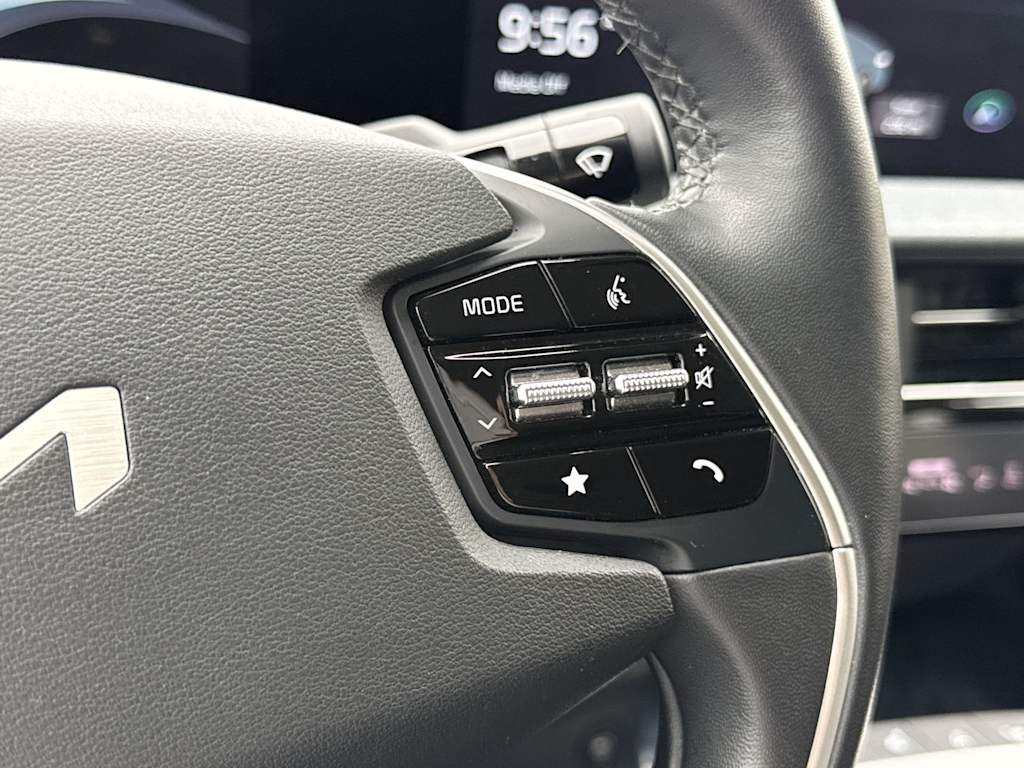 Thumbnail: 2023 Kia EV6 - 30