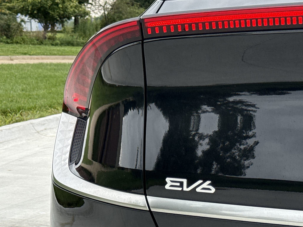 Thumbnail: 2023 Kia EV6 - 24