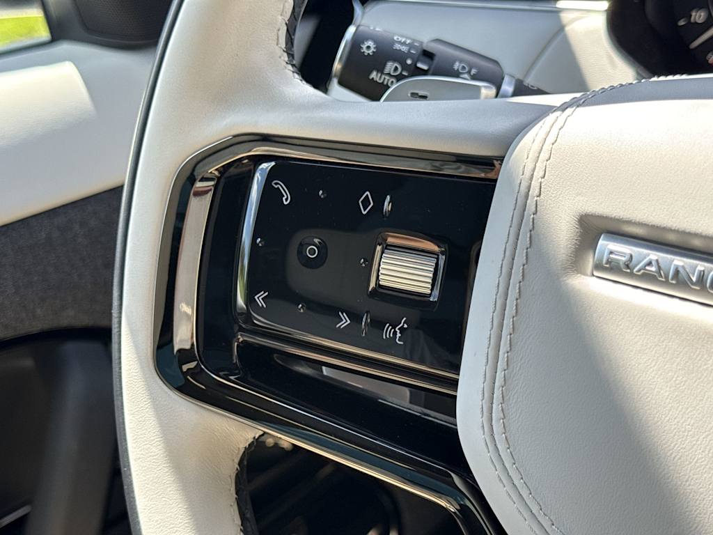 Thumbnail: 2023 Land Rover Range Rover Sport - 32