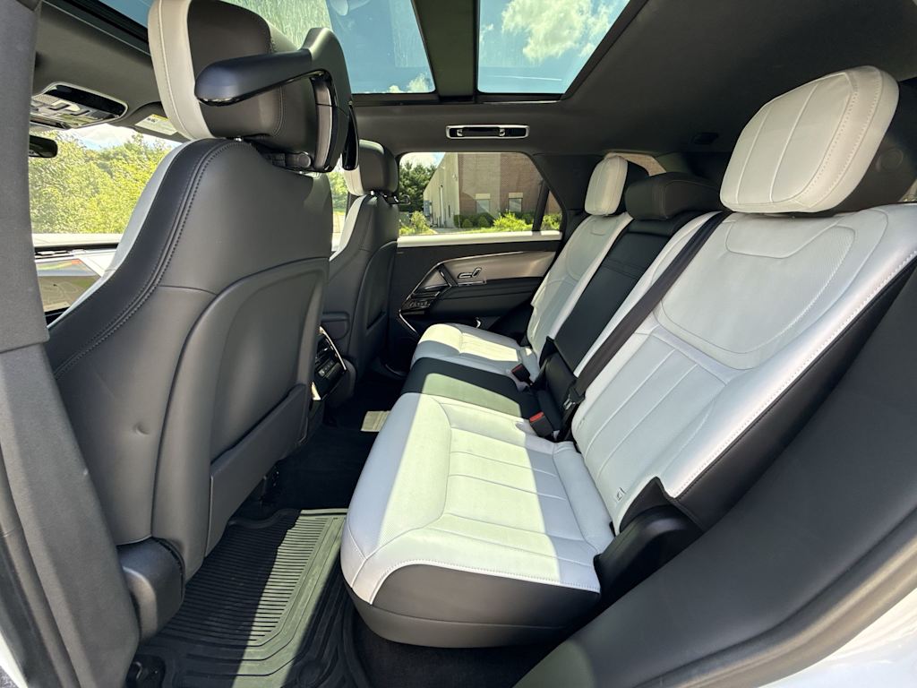 Thumbnail: 2023 Land Rover Range Rover Sport - 28