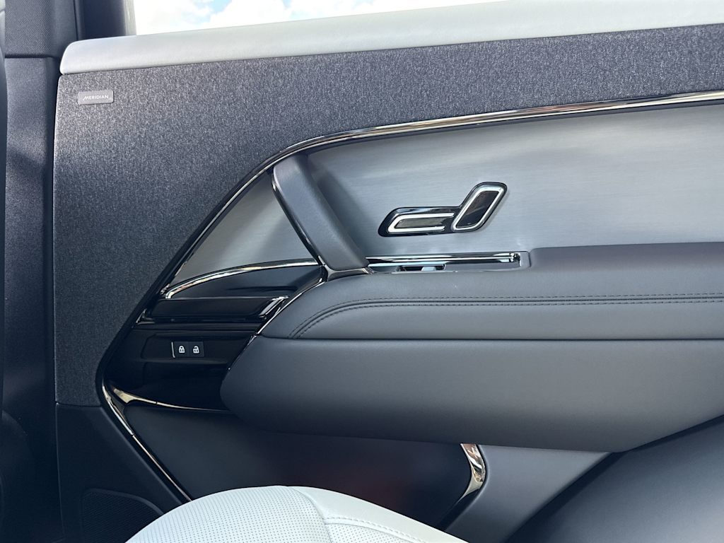 Thumbnail: 2023 Land Rover Range Rover Sport - 41