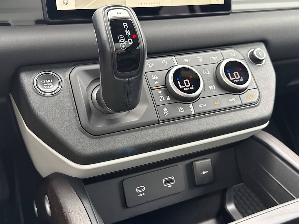 Thumbnail: 2024 Land Rover Defender - 37