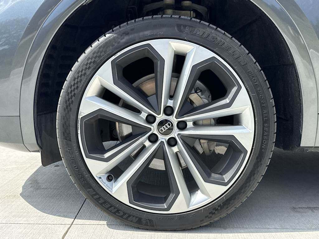 Thumbnail: 2021 Audi Q5 - 8