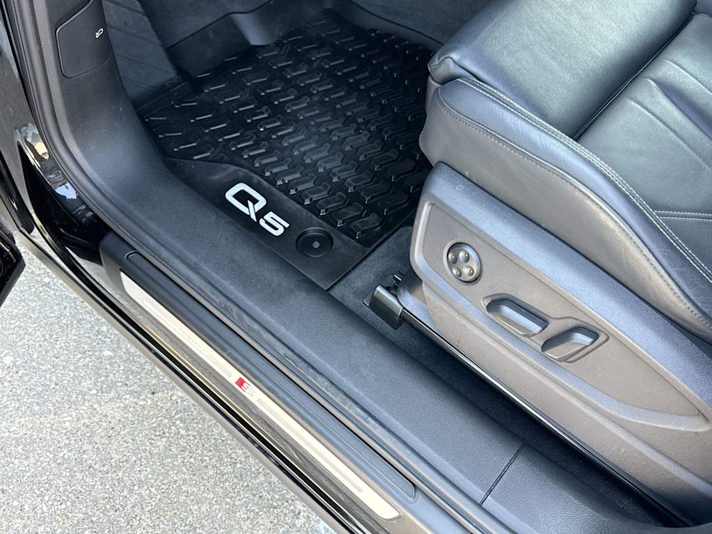 Thumbnail: 2023 Audi Q5 - 44