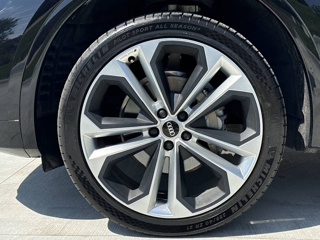 Thumbnail: 2023 Audi Q5 - 8