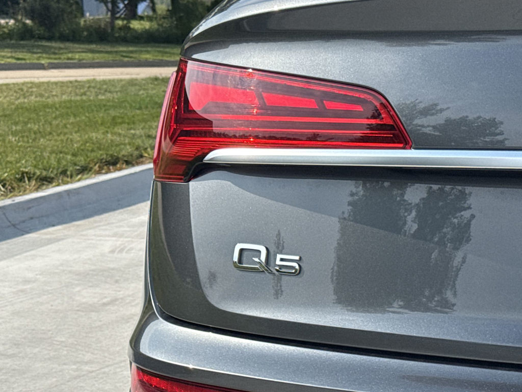 Thumbnail: 2021 Audi Q5 - 25