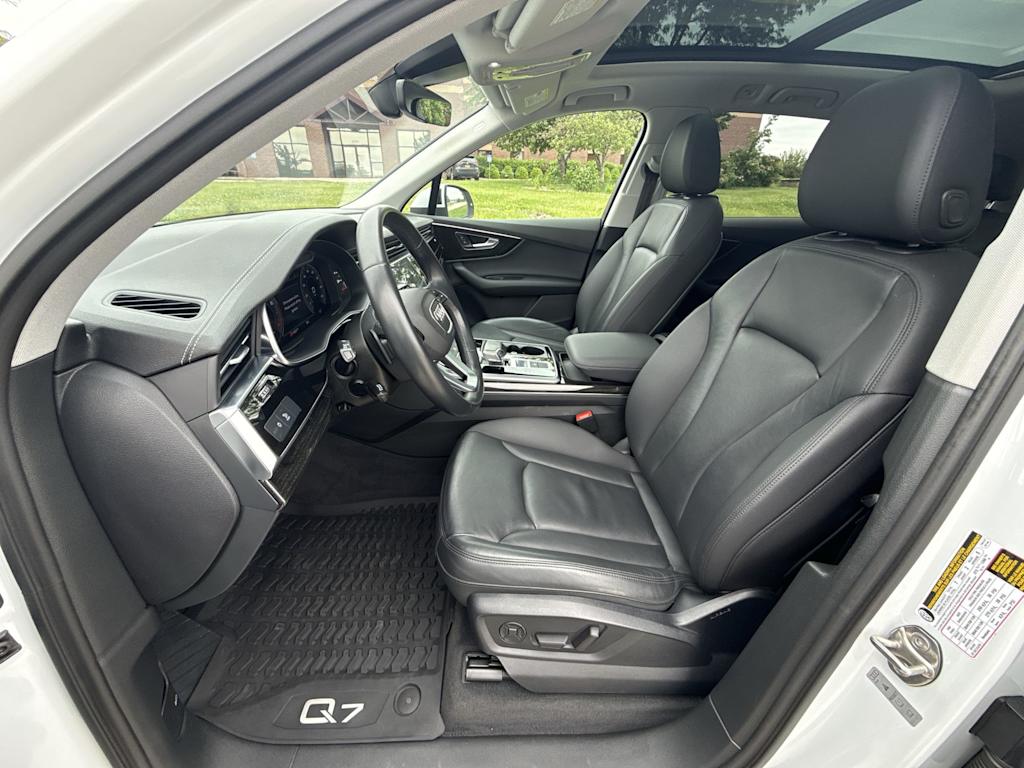 Thumbnail: 2023 Audi Q7 - 10
