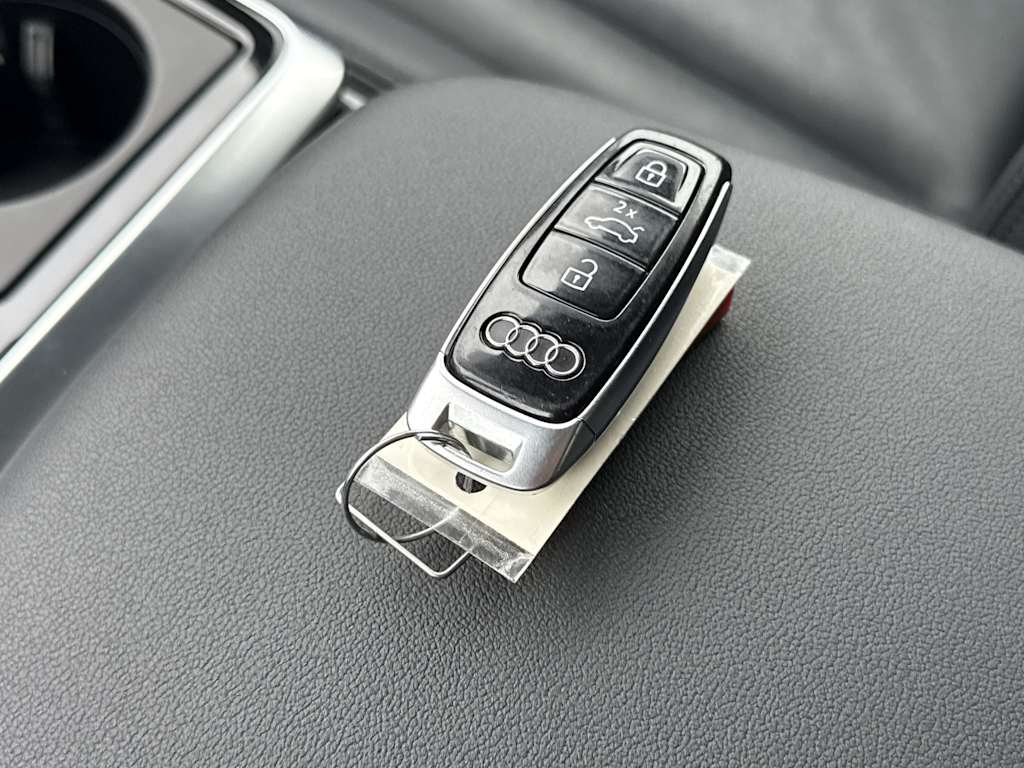 Thumbnail: 2023 Audi Q7 - 17