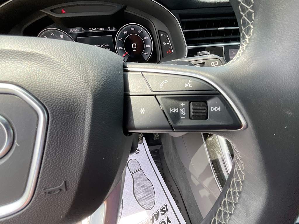 Thumbnail: 2021 Audi Q8 - 32