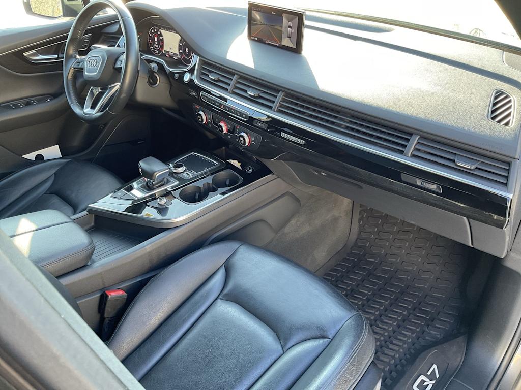 Thumbnail: 2019 Audi Q7 - 10