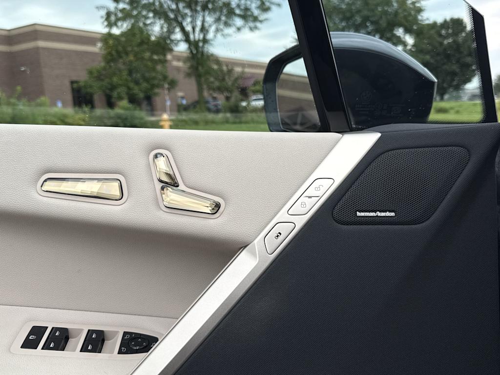 Thumbnail: 2024 BMW iX - 25