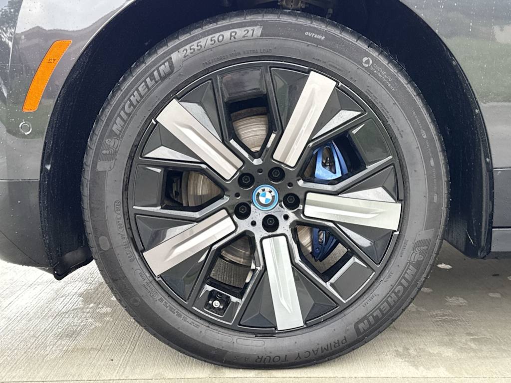 Thumbnail: 2024 BMW iX - 8