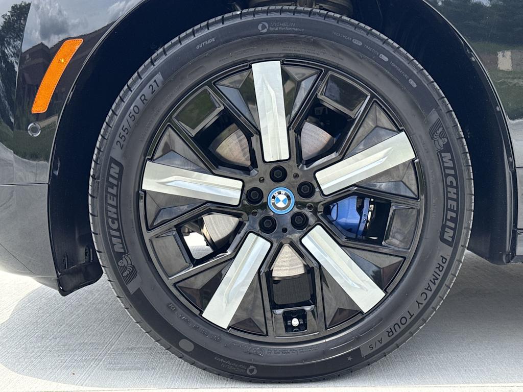 Thumbnail: 2024 BMW iX - 7