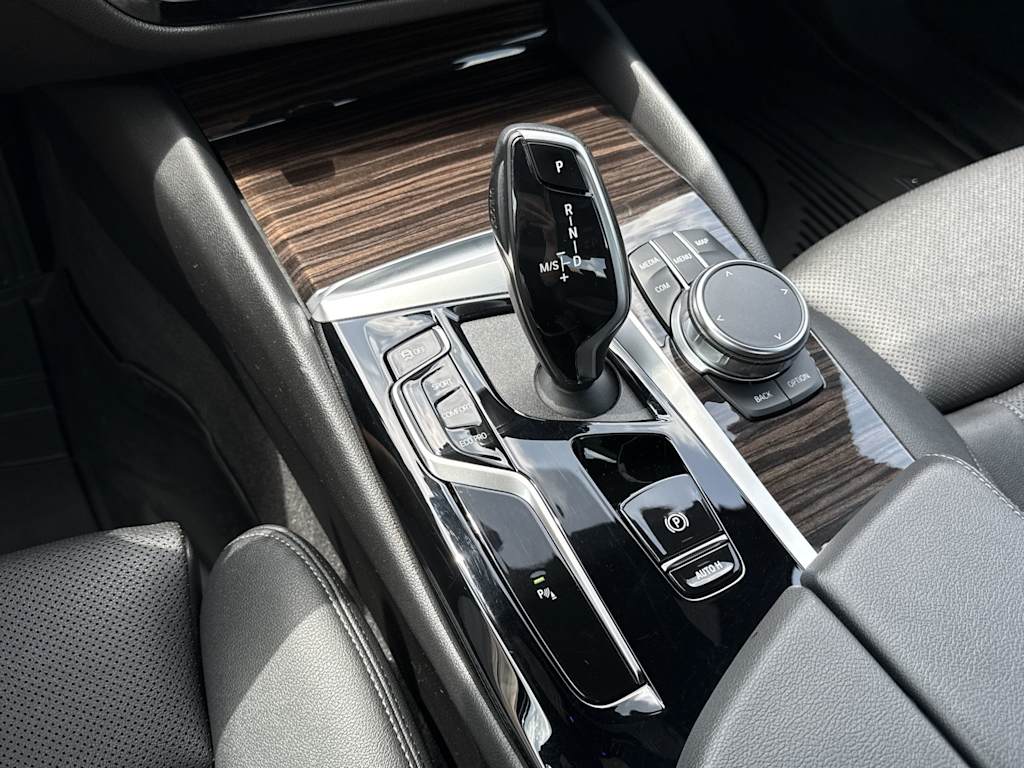 Thumbnail: 2023 BMW 5 Series - 13