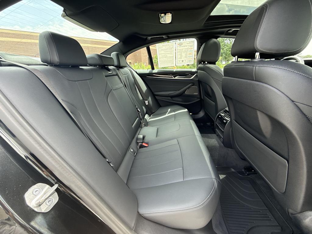 Thumbnail: 2023 BMW 5 Series - 25