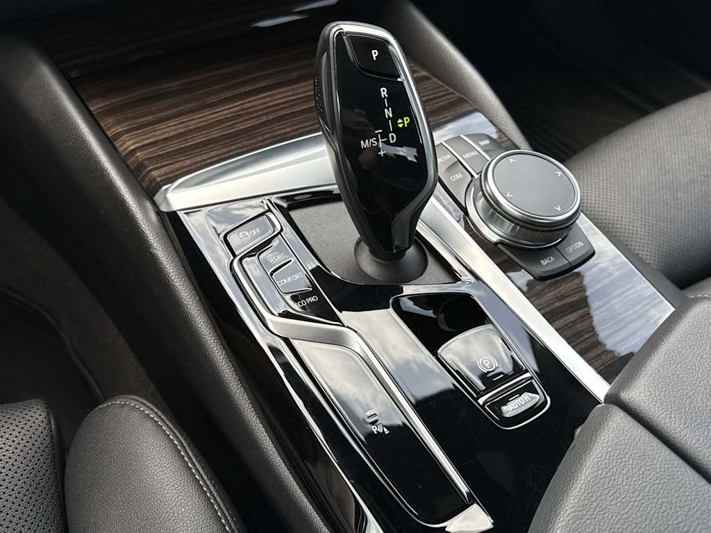 Thumbnail: 2023 BMW 5 Series - 35