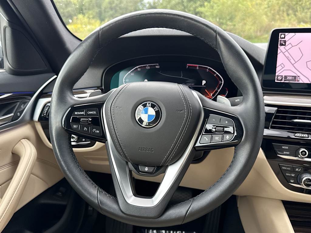 Thumbnail: 2023 BMW 5 Series - 10