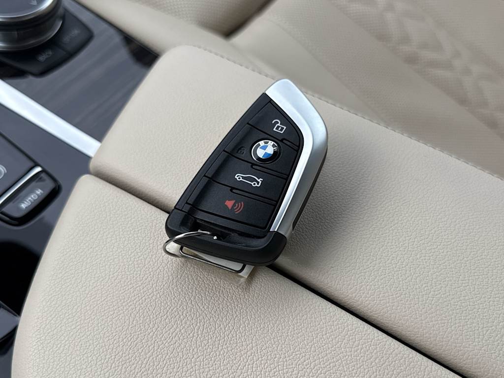 Thumbnail: 2023 BMW 5 Series - 18