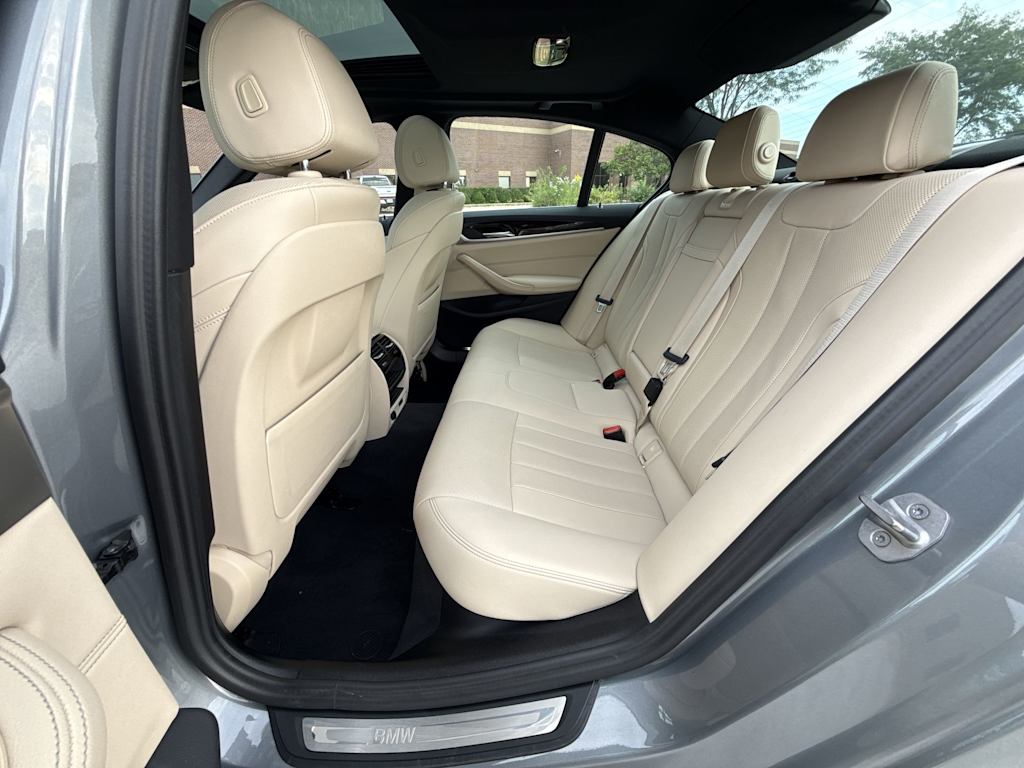 Thumbnail: 2023 BMW 5 Series - 26