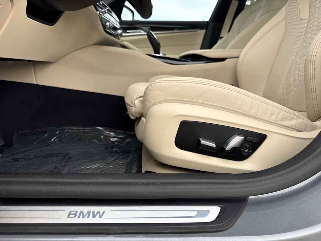 Thumbnail: 2023 BMW 5 Series - 24
