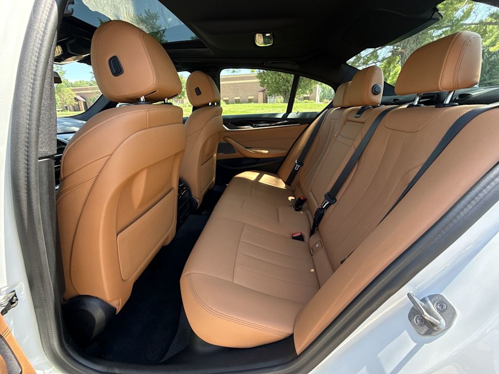 Thumbnail: 2023 BMW 5 Series - 26