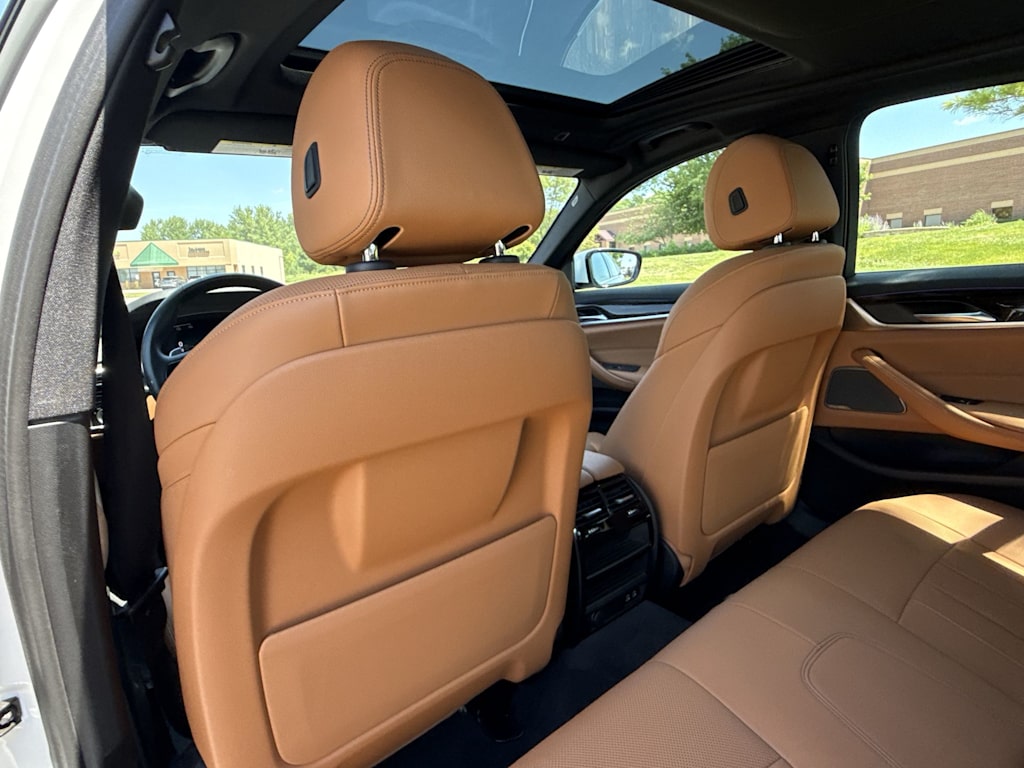 Thumbnail: 2023 BMW 5 Series - 11