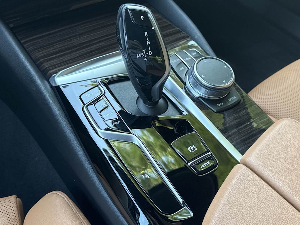 Thumbnail: 2023 BMW 5 Series - 36