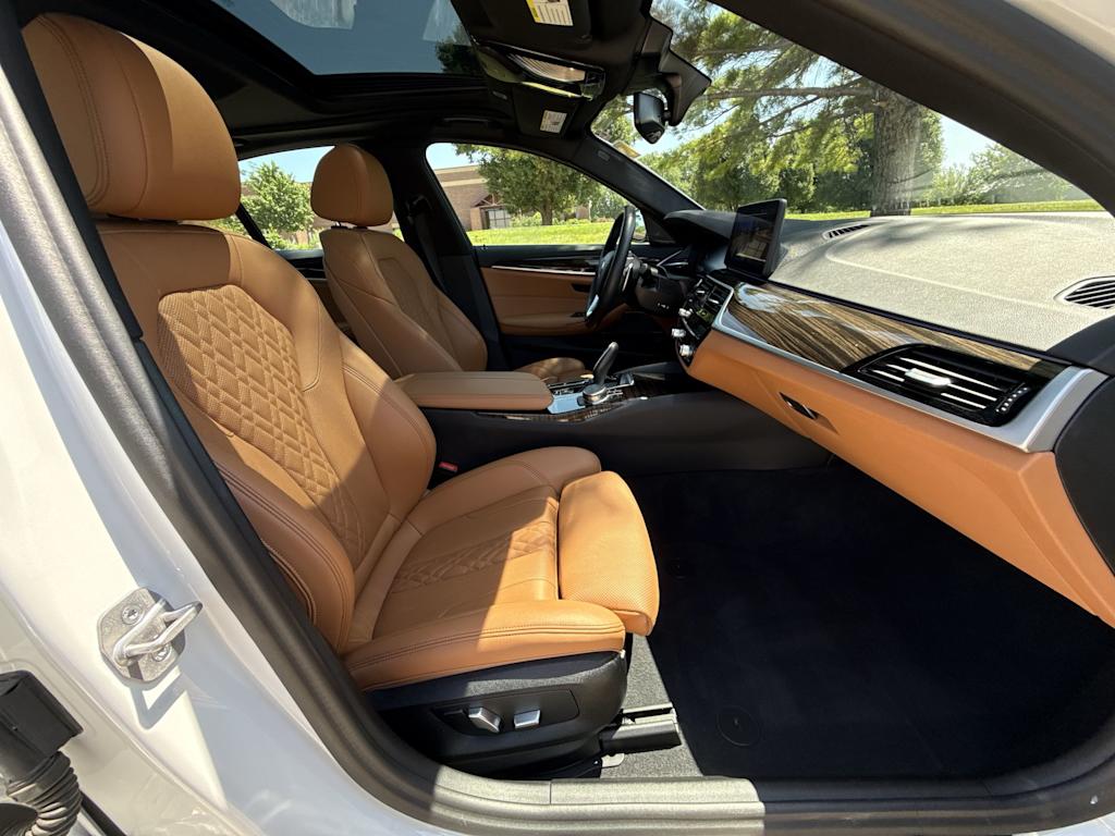 Thumbnail: 2023 BMW 5 Series - 29
