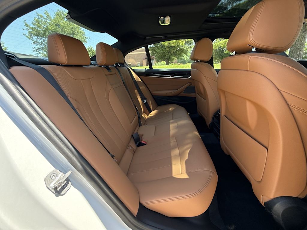 Thumbnail: 2023 BMW 5 Series - 27