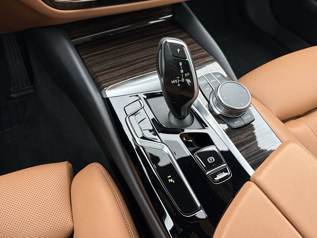 Thumbnail: 2023 BMW 5 Series - 14