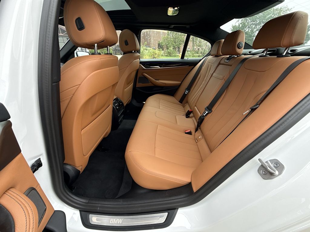 Thumbnail: 2023 BMW 5 Series - 25