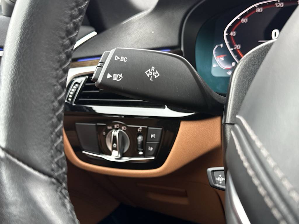 Thumbnail: 2023 BMW 5 Series - 32